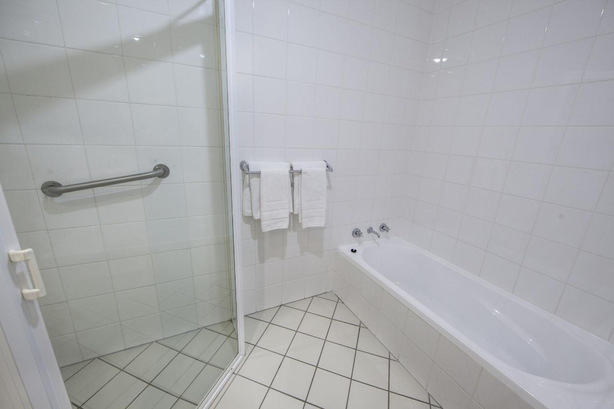 Redhill Cooma Motor Inn Kültér fotó