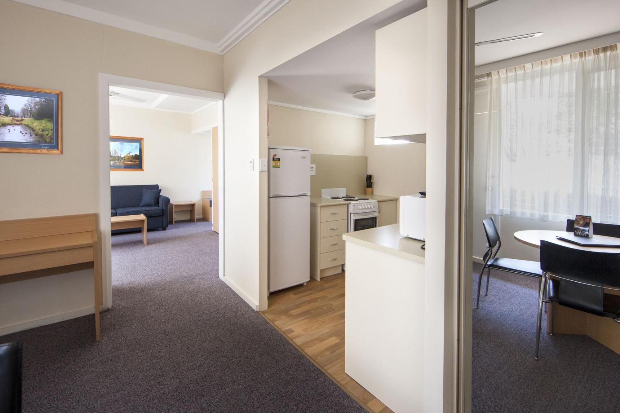 Redhill Cooma Motor Inn Kültér fotó