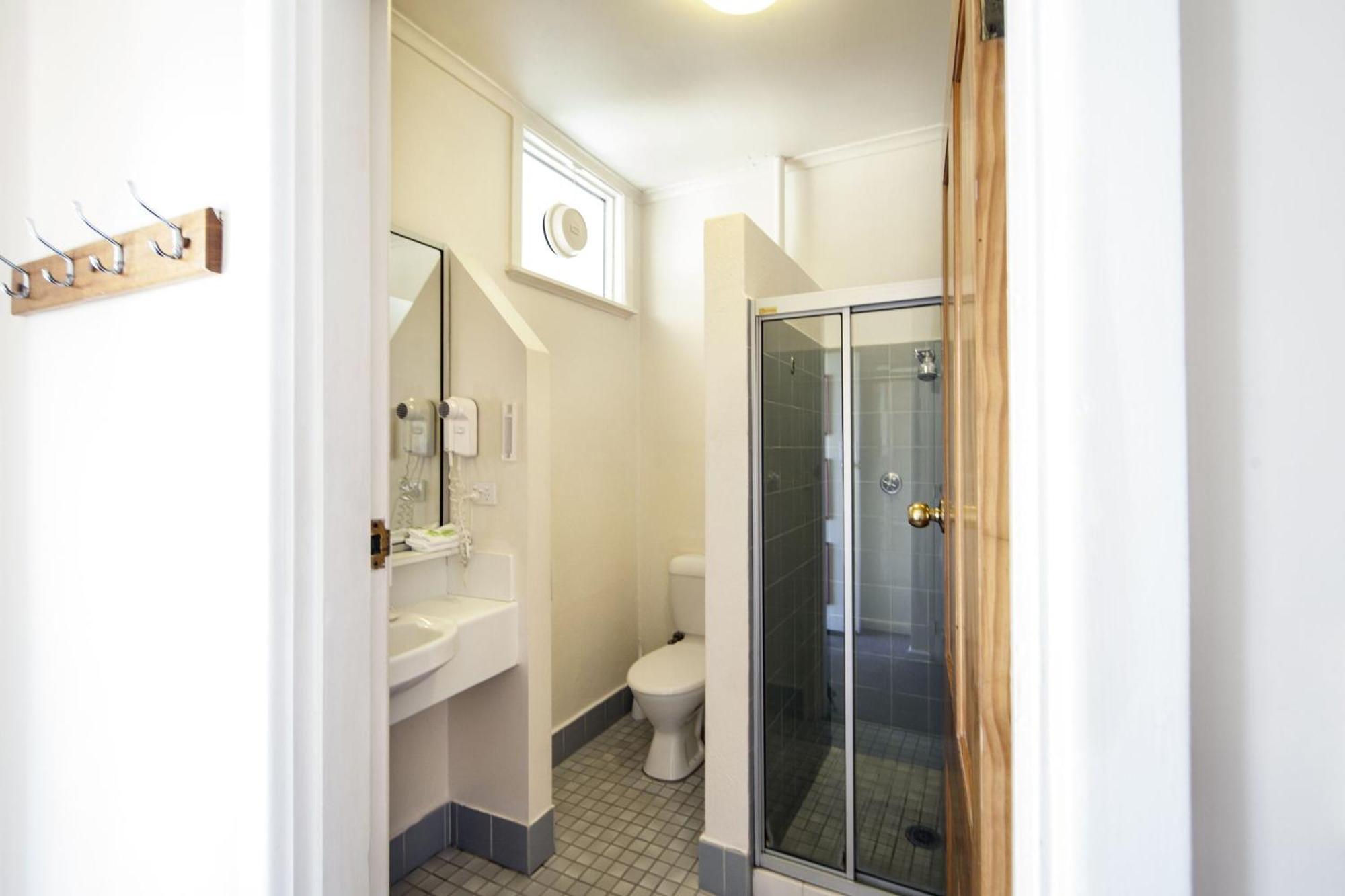 Redhill Cooma Motor Inn Kültér fotó