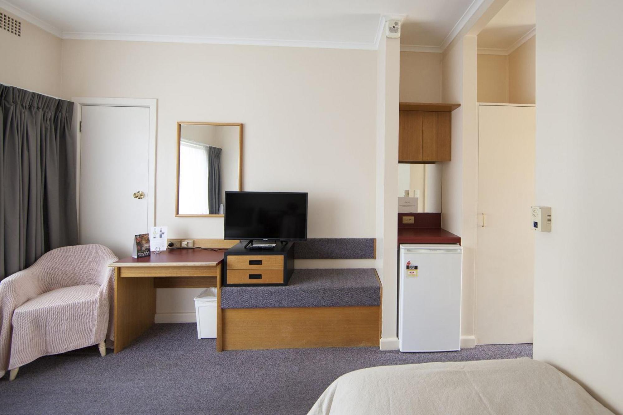 Redhill Cooma Motor Inn Kültér fotó