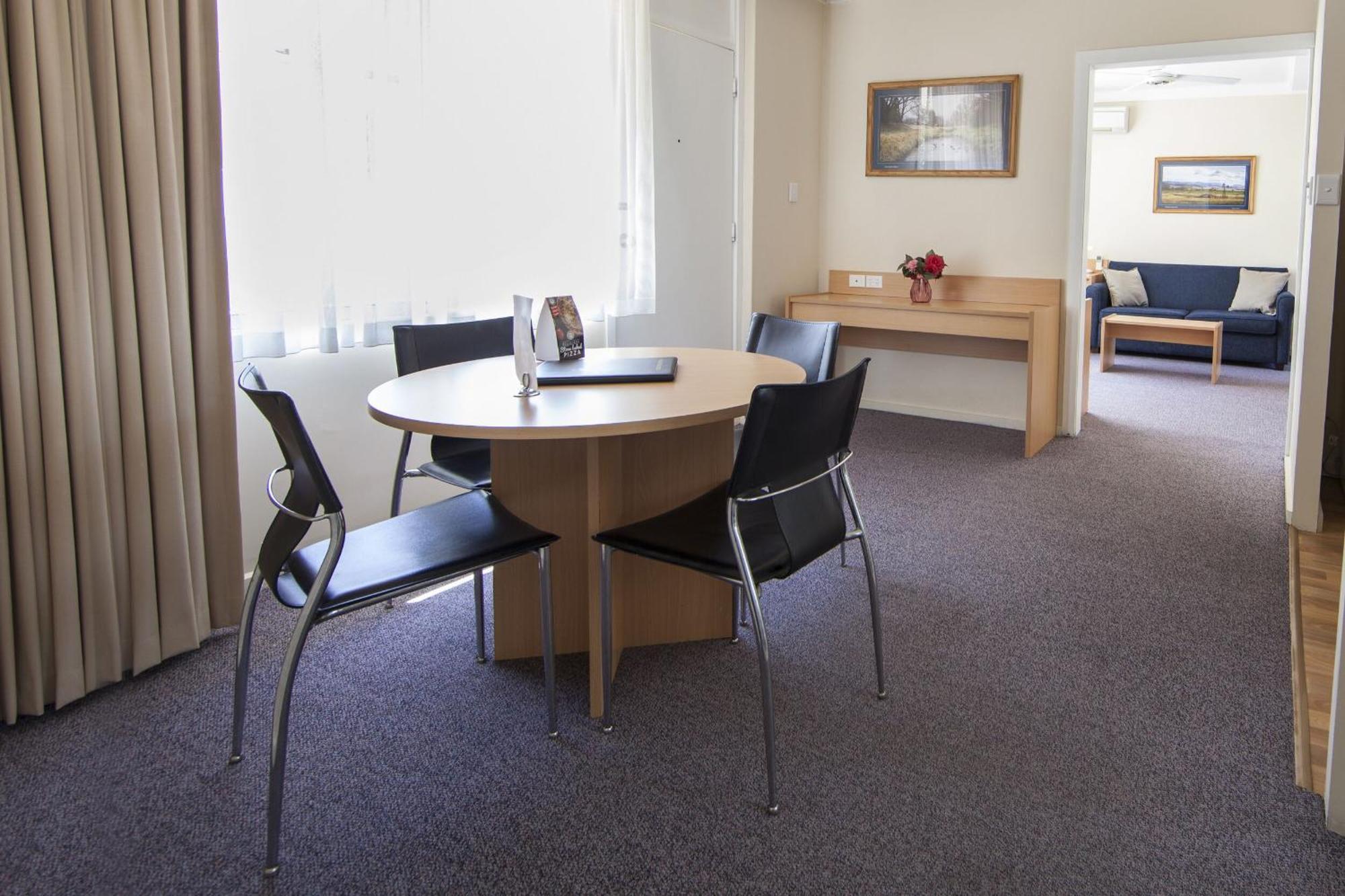 Redhill Cooma Motor Inn Kültér fotó