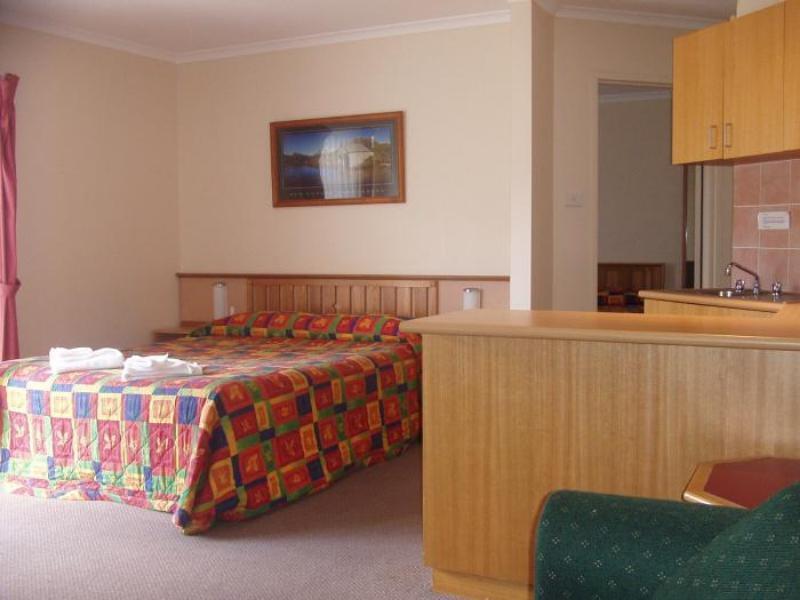 Redhill Cooma Motor Inn Kültér fotó