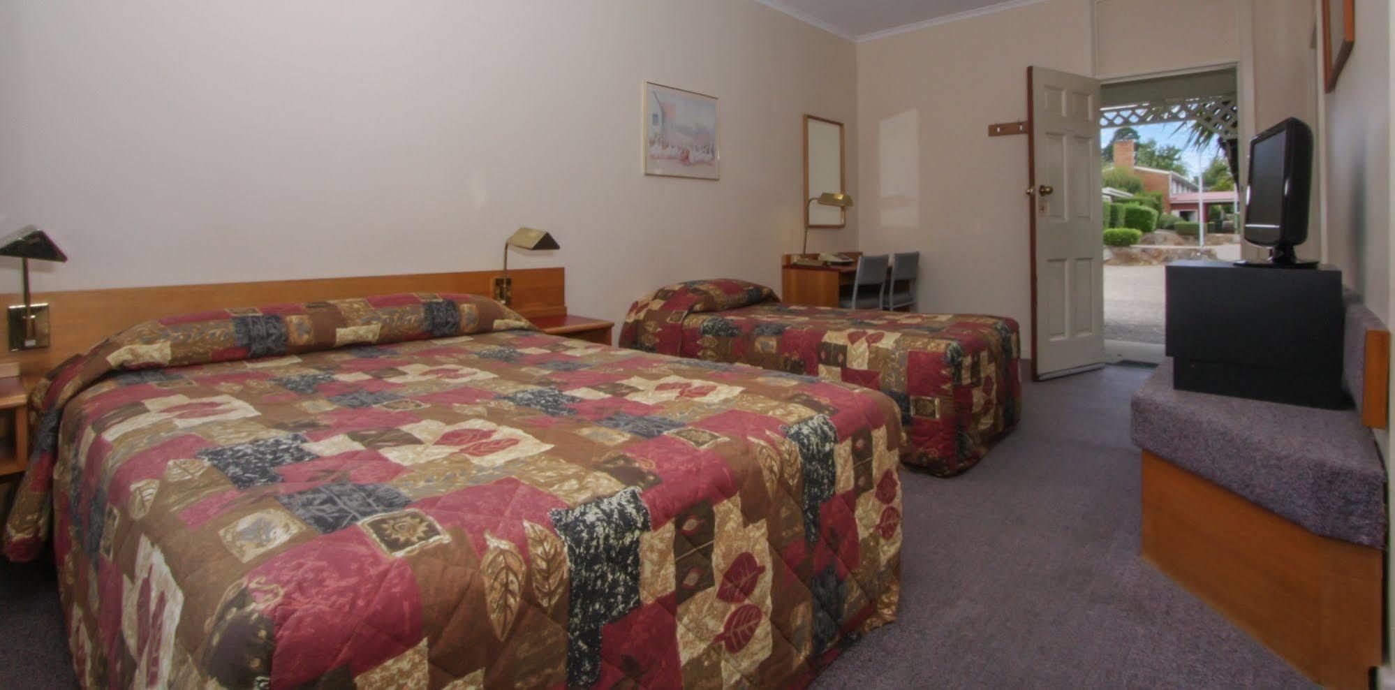 Redhill Cooma Motor Inn Kültér fotó
