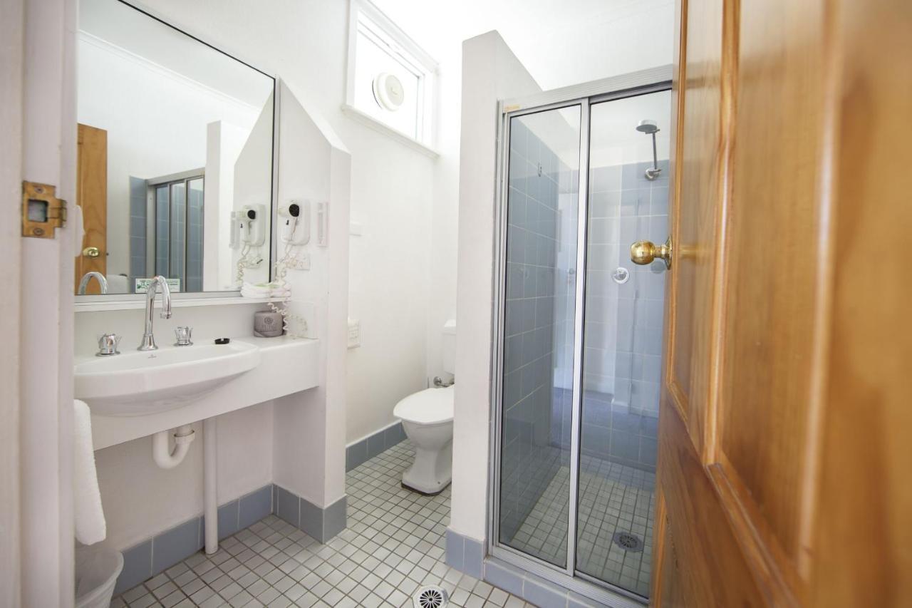 Redhill Cooma Motor Inn Kültér fotó
