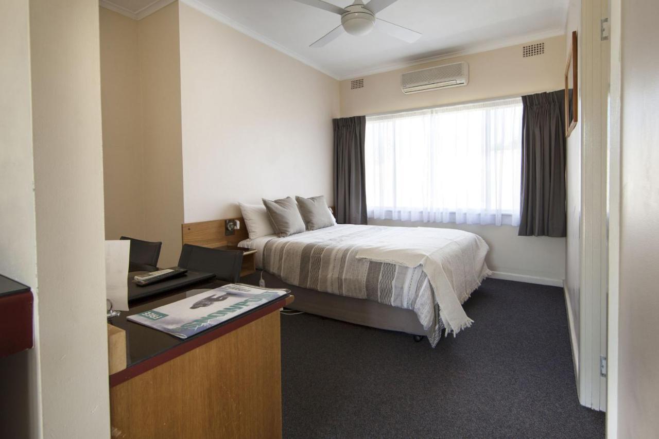 Redhill Cooma Motor Inn Kültér fotó