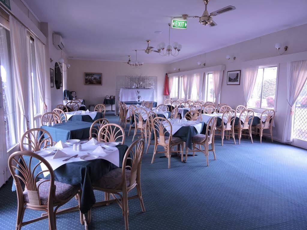 Redhill Cooma Motor Inn Kültér fotó